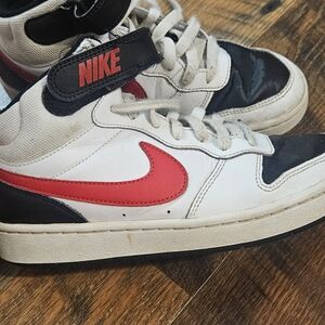 Boys Nike Shoes Size 5